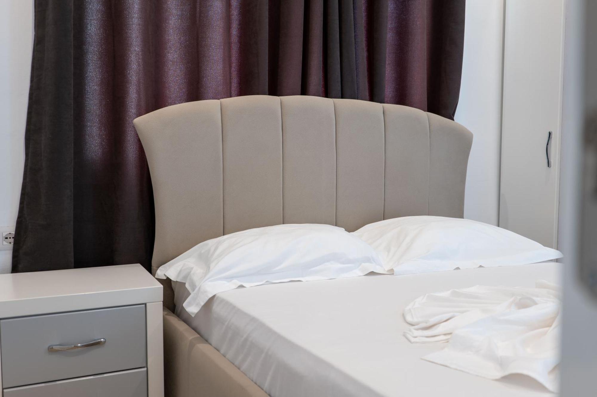Hotel Kompleks Joni Sarandë Esterno foto