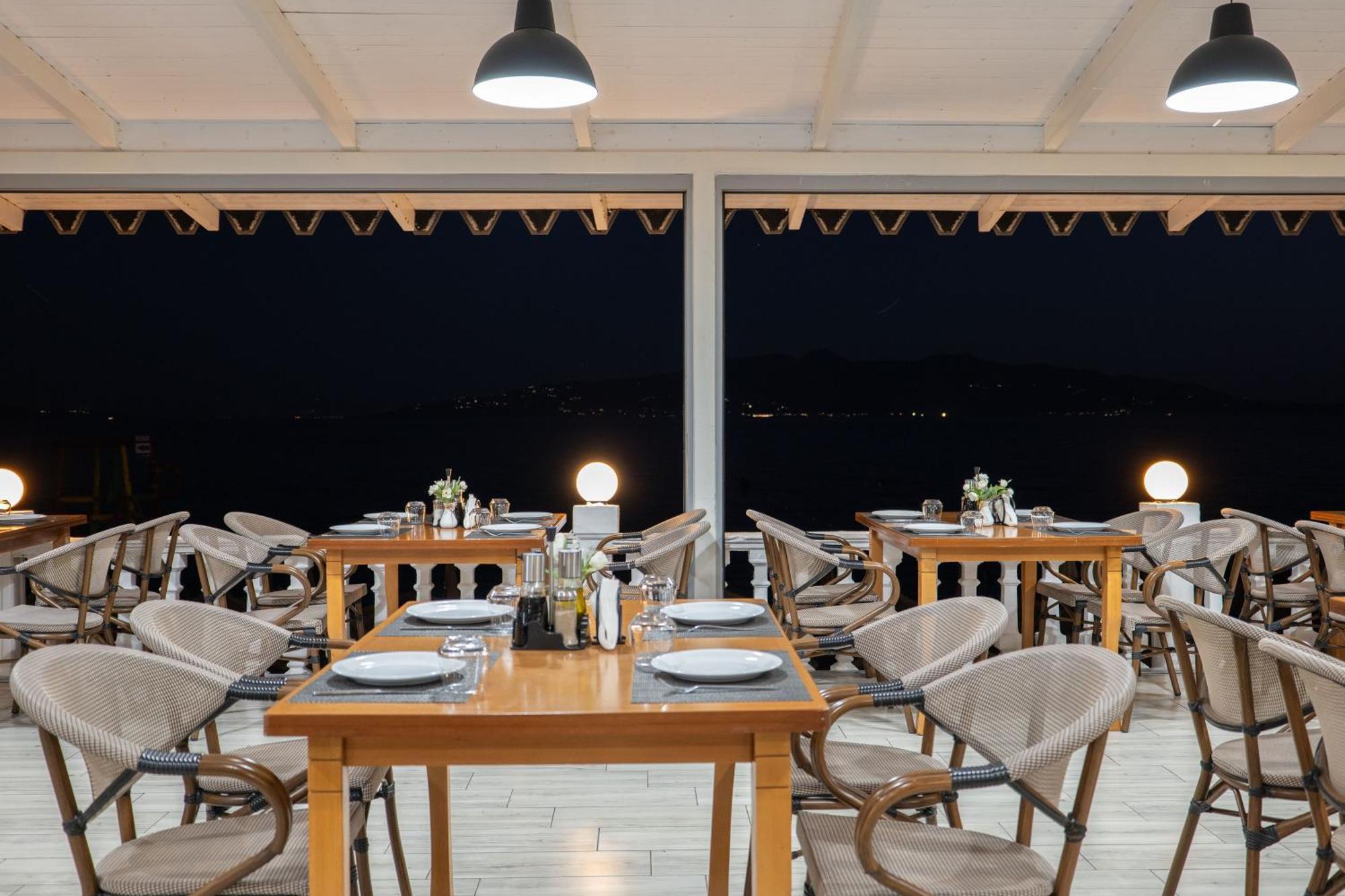 Hotel Kompleks Joni Sarandë Esterno foto