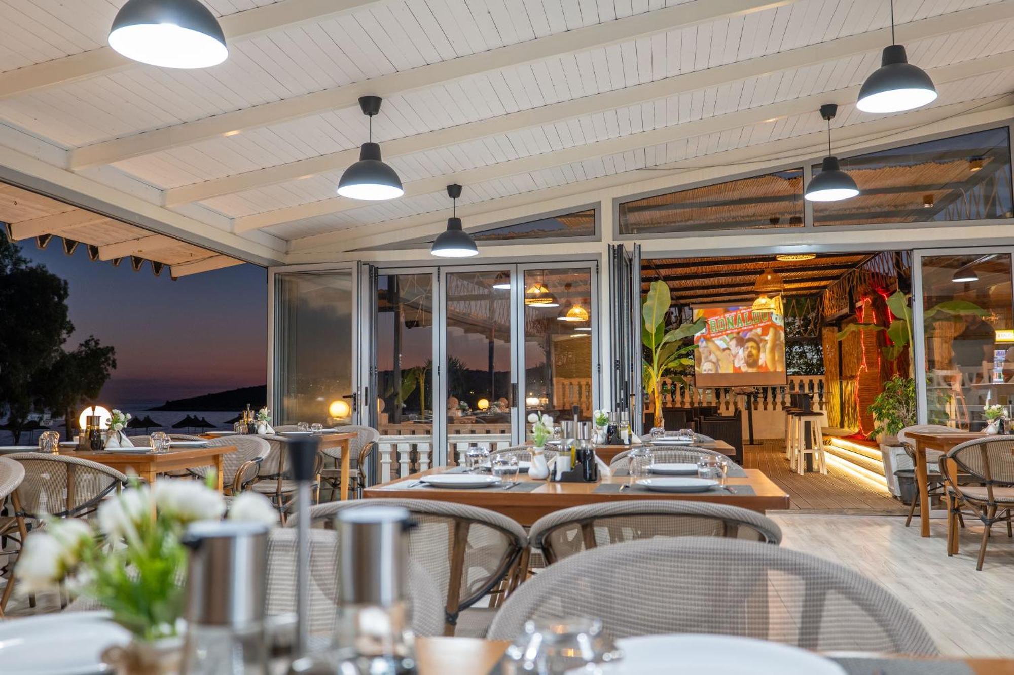 Hotel Kompleks Joni Sarandë Esterno foto