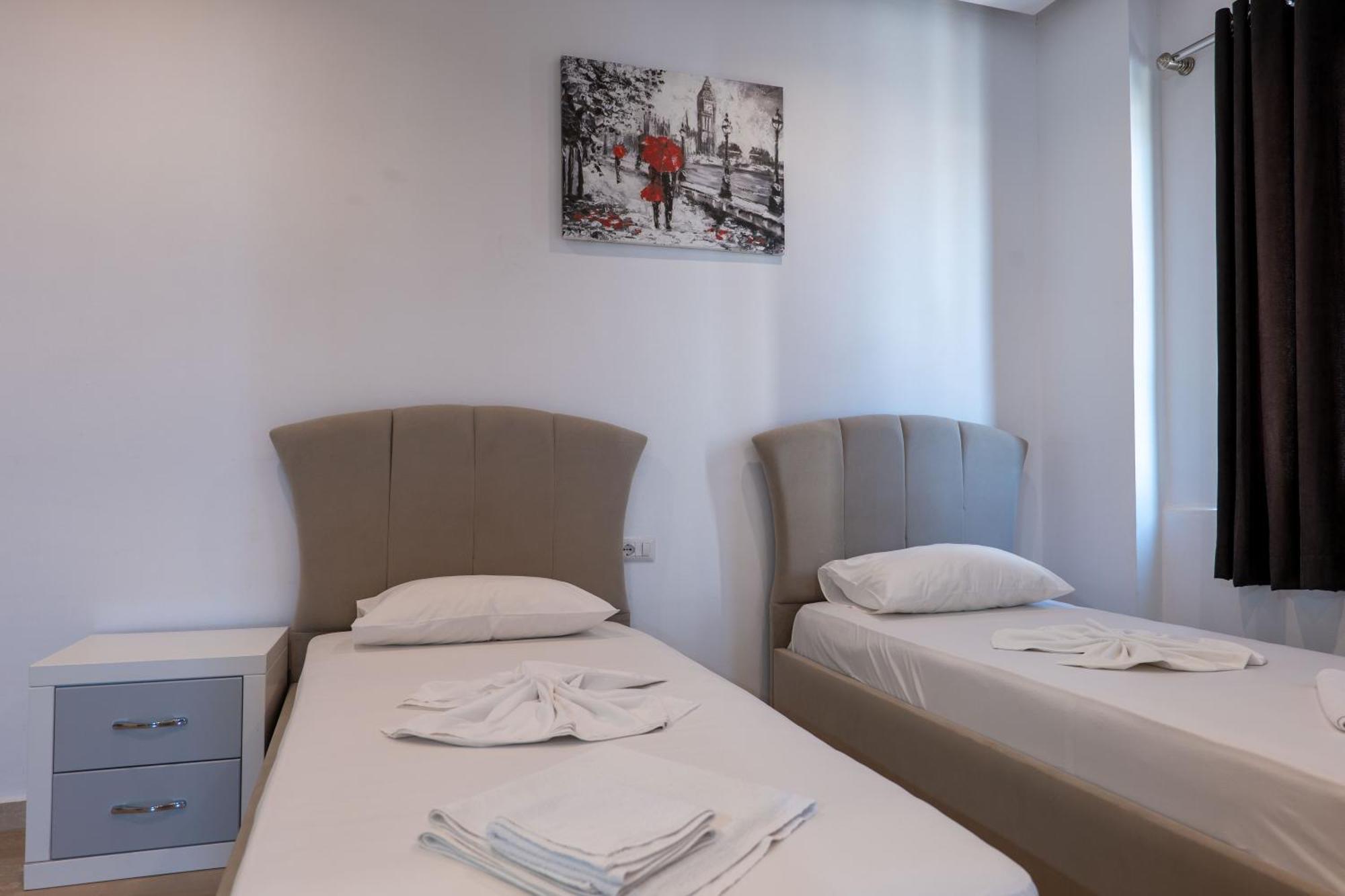 Hotel Kompleks Joni Sarandë Esterno foto