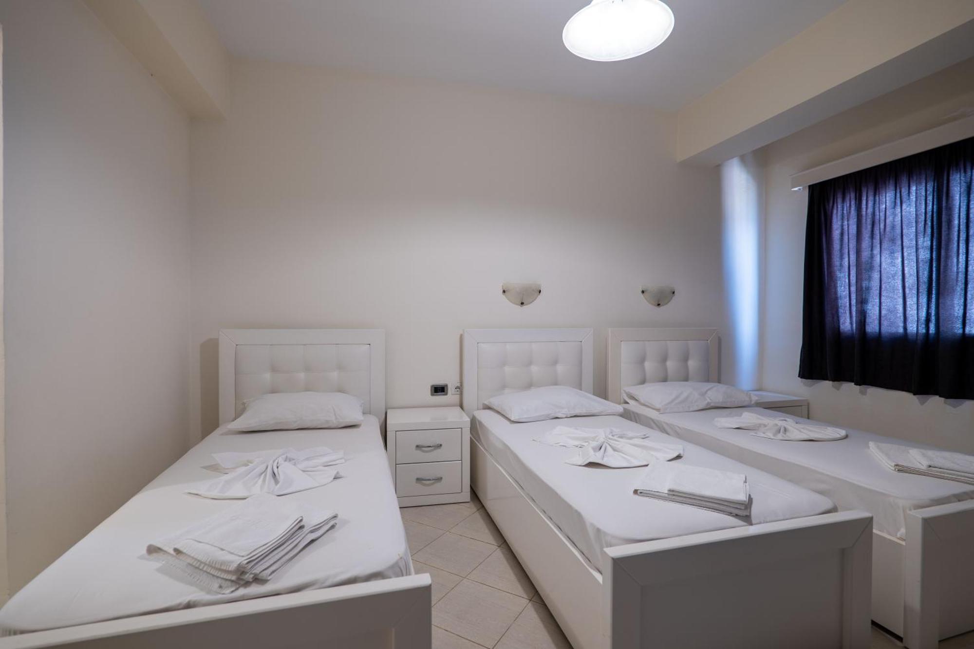 Hotel Kompleks Joni Sarandë Esterno foto